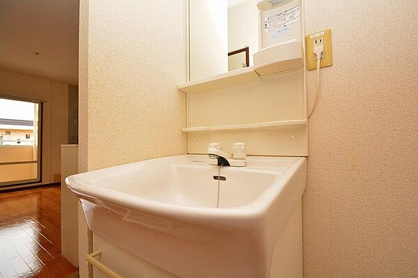 apartment 群馬県みどり市大間々町大間々77-21
大間々町大間々の賃貸情報を見る
物件地図