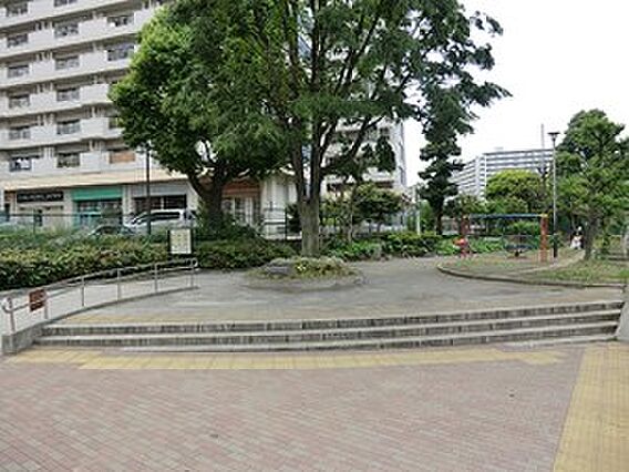大久保三角公園