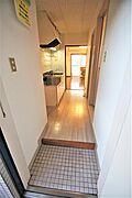 玄関から見たお部屋