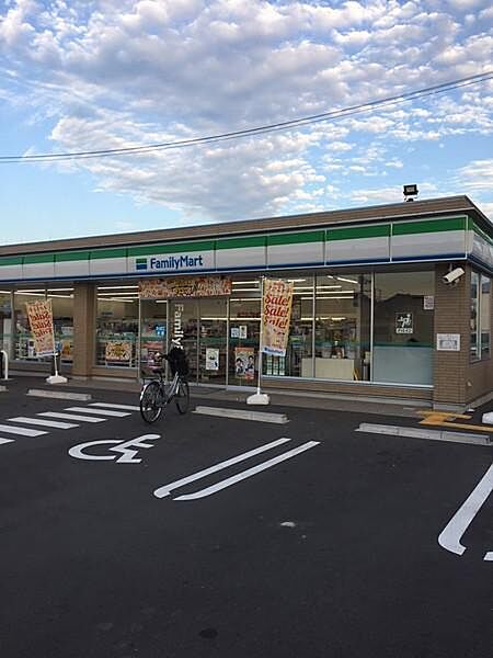 画像24:ファミリーマート東大阪東鴻池店まで564m、イートインありの便利なコンビニ