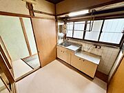 光が差し込み明るいお部屋