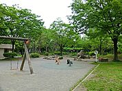 虹ケ丘公園まで2168m