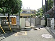 西寺尾保育園まで946m