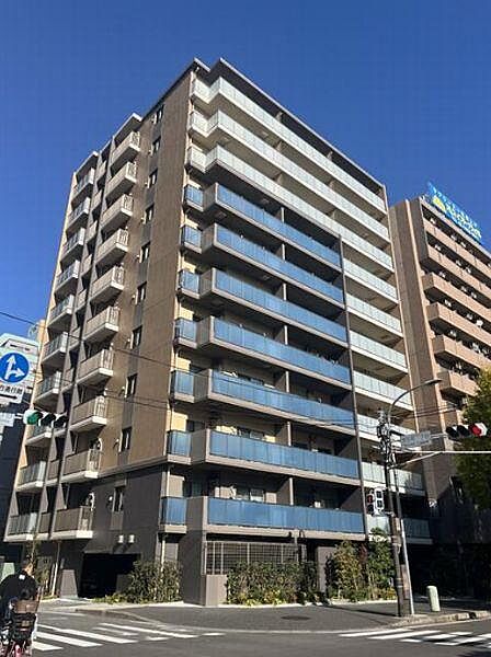 ブルーライン「伊勢佐木長者町」駅徒歩2分です。複数路線利用可で通勤通学に便利です。オートロック、宅配ボックス完備です。