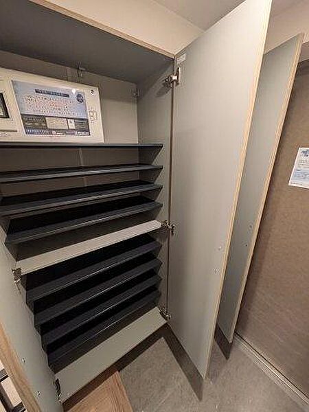 玄関を拡大表示