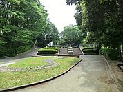 竹山中公園まで450m
