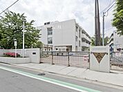横浜市立市場小学校まで600m