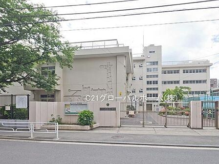 横浜市立南吉田小学校まで550m