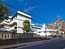 周辺：横浜市立本町小学校まで800m
