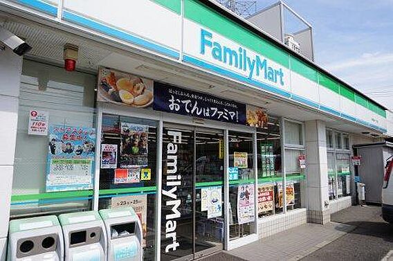 ファミリーマー...