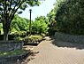 周辺：飯島南公園まで1295m、高台にあり、天気が良ければ富士山が見えることも。斜面に位置したこの公園には、所々に遊具が隠れています。