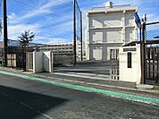 横浜市立原中学校まで1449m、創立 昭和22年4月1日　原小学校と共用で、木造平屋1棟3教室で開校