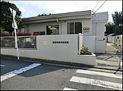 横浜市舞岡保育園まで814m、定員60名のアットホームな保育園です。近くに舞岡ふるさと村や自然を生かした舞岡公園があり遊びの宝庫でもあります。