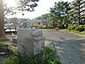周辺：芹が谷2丁目公園まで1827m、公園の表札には犬がシンボルになっていて、地元の小学生も多く訪れています。