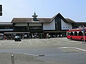 鎌倉駅（ＪＲ横須賀線）まで2966m、観光スポットとして栄える古都鎌倉駅