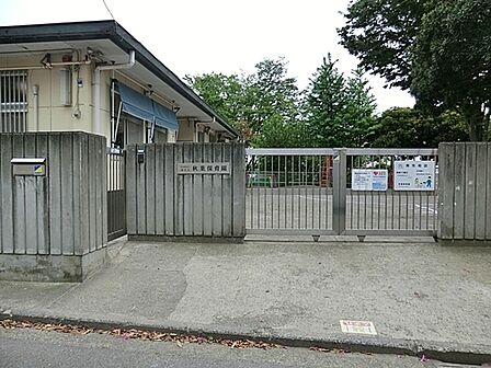 秋葉保育園まで1586m、受入月齢:1歳〜5歳 延長保育・一時保育有