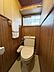 トイレ：【トイレ】トイレにも採光と換気のための窓を設置しています。小窓があることで閉塞感が軽減されます。
