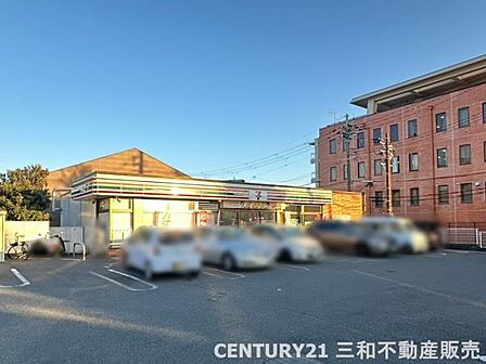 セブンイレブン伏見勧進橋店まで779m、営業時間:24時間営業■広々駐車場・自転車・バイク利用可■竹田街道面す
