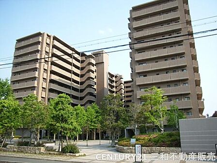 ■JR山陰本線「丹波口」駅徒歩8分、阪急京都線「大宮」駅徒歩9分、京福嵐山本線「四条大宮」駅徒歩11分の距離です■徒歩圏内にスーパー・コンビニ・薬局・病院・郵便局がございます