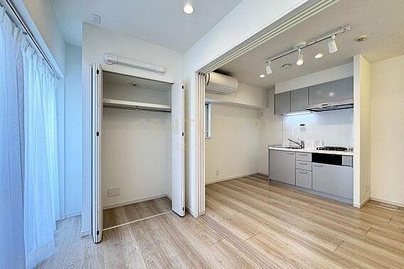 ベッドルーム ...