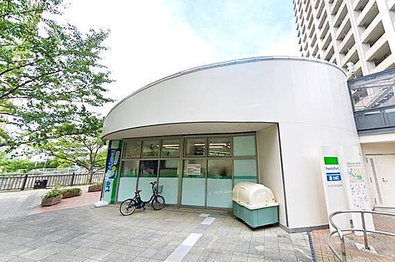 ファミリーマー...