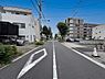 その他：前面道路（→南方向へ撮影）／ご内覧予約受付中です。お気軽にお問い合わせください！