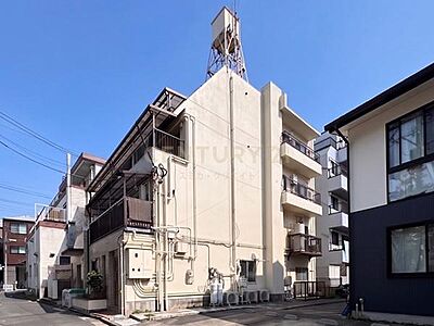 外観：建物外観（2026.8撮影）／東急目黒線「西小山」駅歩5分、「武蔵小山」駅歩10分、2駅利用可、周辺は落ち着いた閑静な住宅街に立地しています。