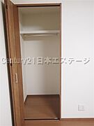 クローゼットタイプの収納