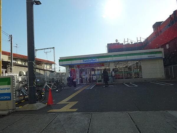 画像25:ファミリーマート富田林喜志駅前店まで590m