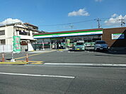 ファミリーマート富田林喜志町店まで610m