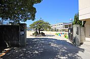 京都市立大藪小学校まで705m