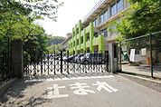 向日市立第2向陽小学校まで675m