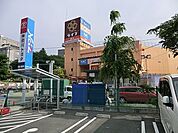 ライフコーポレーション希望が丘店まで714m、新鮮な食料品や日用品を扱っています。センター内にある他のお店と合わせれば、日常使いのものが一か所でそろいます。