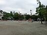 周辺：岸谷公園まで1419m、園内には遊具のほか子供用屋外プールがあり、季節の訪れとともに子どもたちで賑わう緑豊かな公園