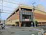 周辺：そうてつローゼン十日市場店まで946m、十日市場駅徒歩3分。立体駐車場併設。ゆたかな生活へのかけ橋がモットー。広い店内でゆっくりお買い物を楽しめます。