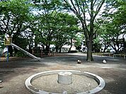 中和田公園まで568m、木々の木漏れ日の下で、涼を取る事も出来ます。見通しの良い公園ですので、お子様を安心して遊ばせられます。