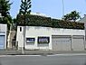 周辺：しらとり台保育園まで283m、定員90名　産休明けから　書き方・英語・体育指導　年少クラスから専任講師を招き週一回活動をしています。