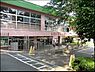 周辺：まきが原幼稚園まで498m、園庭も広く敷地内に老人ホームや保育園があり交流があります。