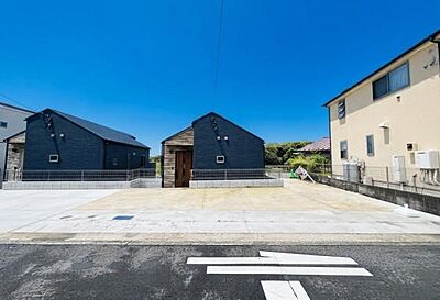 外観:《外観》 ■家族みんなが落ち着ける場所。明るい空間で心も暖か、朝から爽やかな気分。寝る時も包みこまれるようにふんわりと。家にいることが心と体に優しい暖かな暮らし。 外観:《外観》 ■家族みんなが落ち着ける場所。明るい空間で心も暖か、朝から爽やかな気分。寝る時も包みこまれるようにふんわりと。家にいることが心と体に優しい暖かな暮らし。