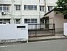 周辺：川崎市立東橘中学校まで1075m、多摩丘陵の高台から、遙か以前は海だった低地を見下ろす、歴史的に重要な地域にある中学校