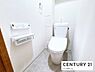トイレ：すっきりとしたデザインの、温水洗浄便座付きトイレです。大きな形状の手洗いボウルが嬉しいですね。