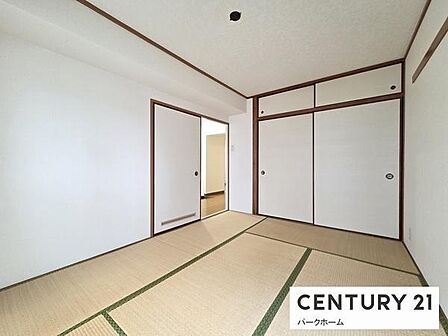 【和室】ゆったり落ち着いた和室です!客間としてもお使いいただけます!リビングと一体で利用も可能です!