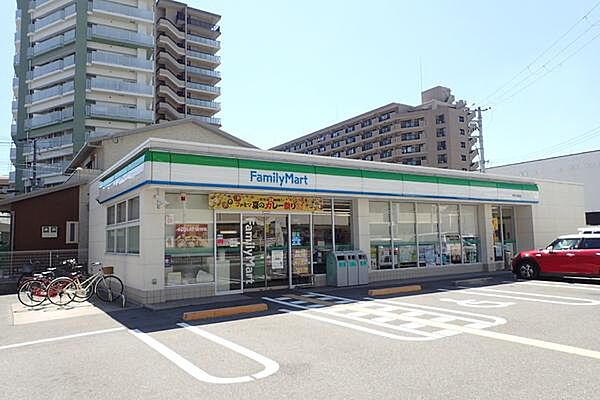 画像27:ファミリーマート堺津久野町店まで703m