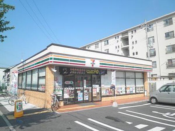 画像25:セブンイレブン泉大津東助松町店まで596m
