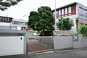 寺尾みどり幼稚園まで229m、充実した保育を通して考える力、表現する力、協調する力を育む。