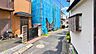 その他：宅地と道路との高低差がなく敷地の間口が広くとれておりますので堂々とした佇まいのお住まいです。前面道路は公道ですが交通量が限られるため、小さなお子様にも優しい住環境です。