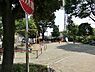 周辺：大上なかよし公園まで52m、公園のすぐそばに阿久和川が流れています。とても静かな場所でゆっくり遊べそうです。