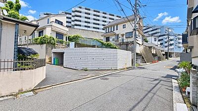 外観:外観》 ■機能性とデザイン性を兼ねそろえた理想の住まい。美しい外観やくつろぎの室内空間にふさわしい素材・形・色彩、上質感に満ちております。 外観:外観》 ■機能性とデザイン性を兼ねそろえた理想の住まい。美しい外観やくつろぎの室内空間にふさわしい素材・形・色彩、上質感に満ちております。
