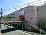 周辺：相鉄線三ツ境駅まで2256m、駅周辺は、スーパーや商店、区役所、病院が揃っています。そのエリアを抜けると区画整理された閑静な住宅地が顔を出します