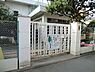 周辺：若葉幼稚園まで258m、お天気の良い日は、陽当りの良い園庭から子供たちの楽し気な声が聞こえてきます。